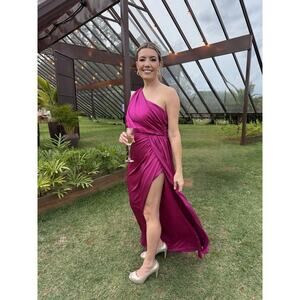 NWT Ieena for MacDuggal Magenta Satin One Shoulder Gown Sz 4